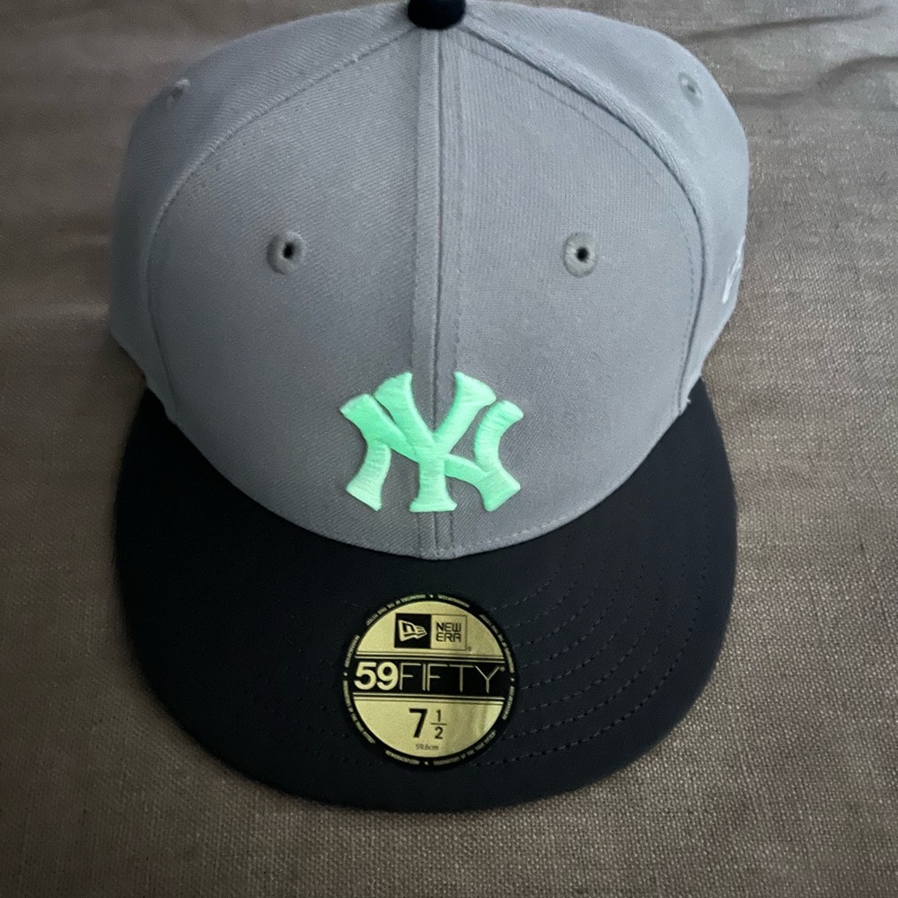 NEW ERA 59FIFTY NEW YORK YANKEES GLOW IN THE DARK FITTED